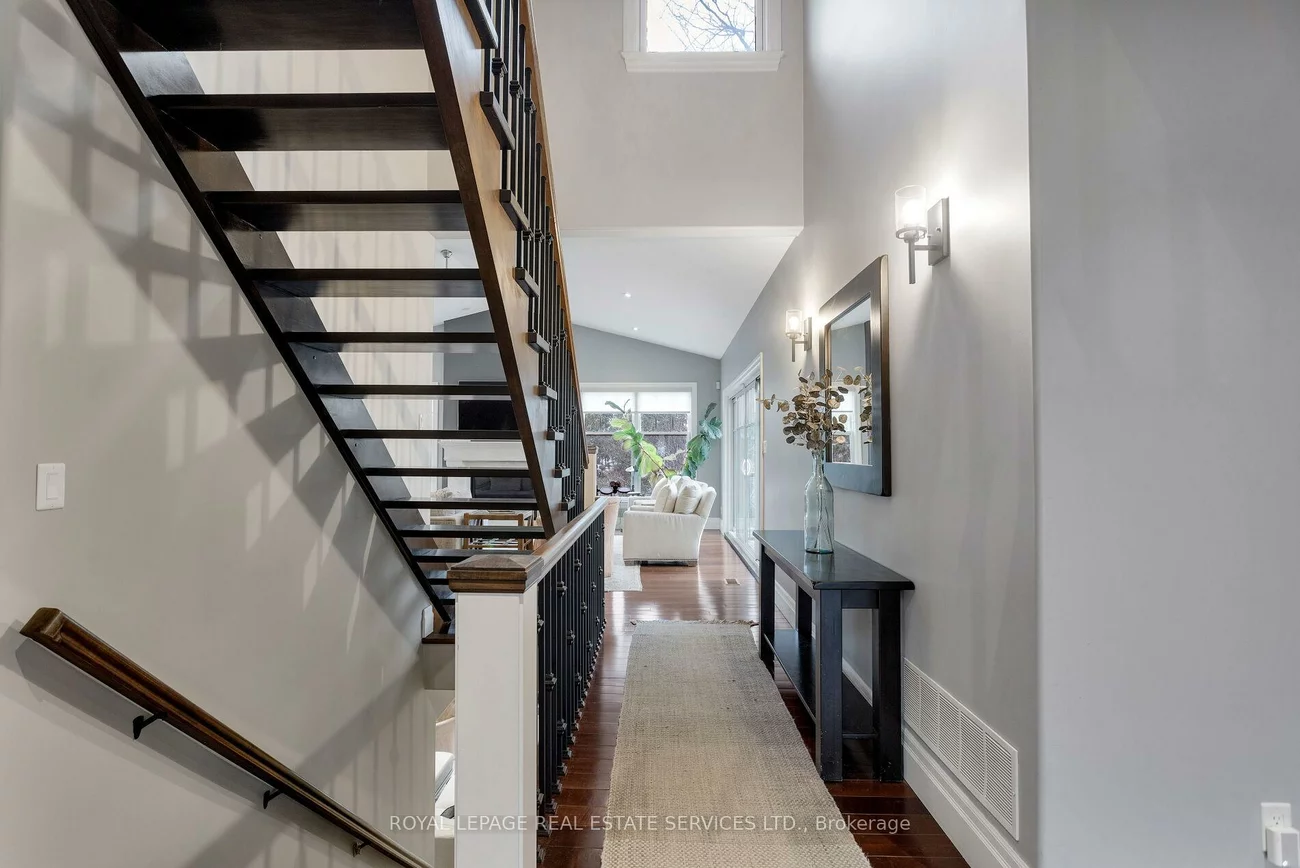 1387, Willowdown, 1017 - SW Southwest, Oakville