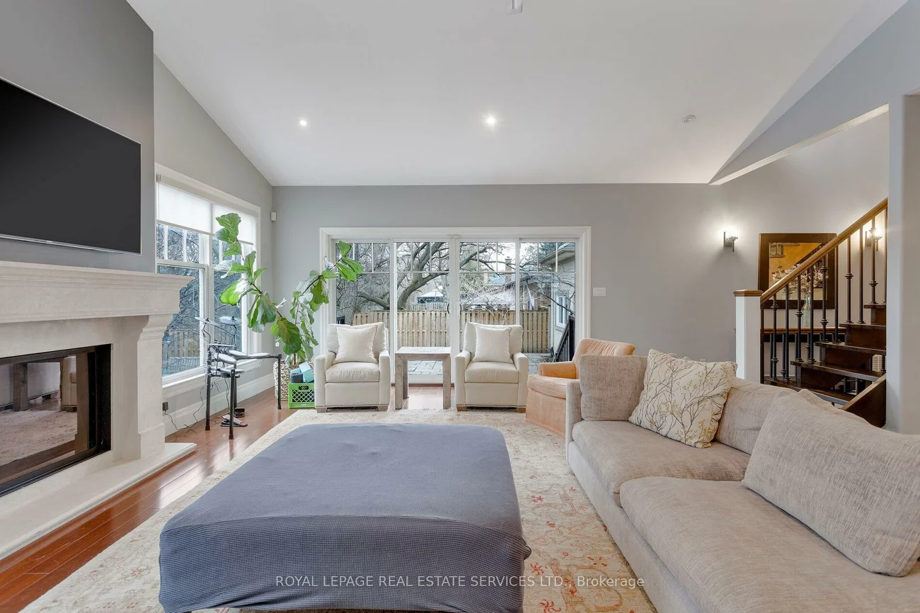 1387, Willowdown, 1017 - SW Southwest, Oakville