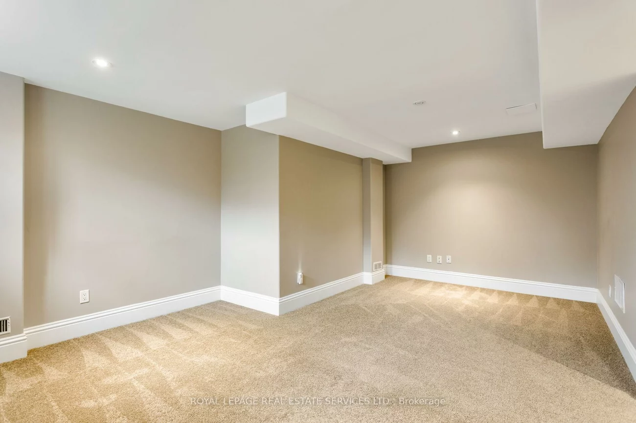1387, Willowdown, 1017 - SW Southwest, Oakville