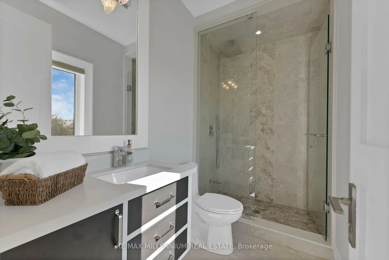 162, Oliver, 1003 - CP College Park, Oakville