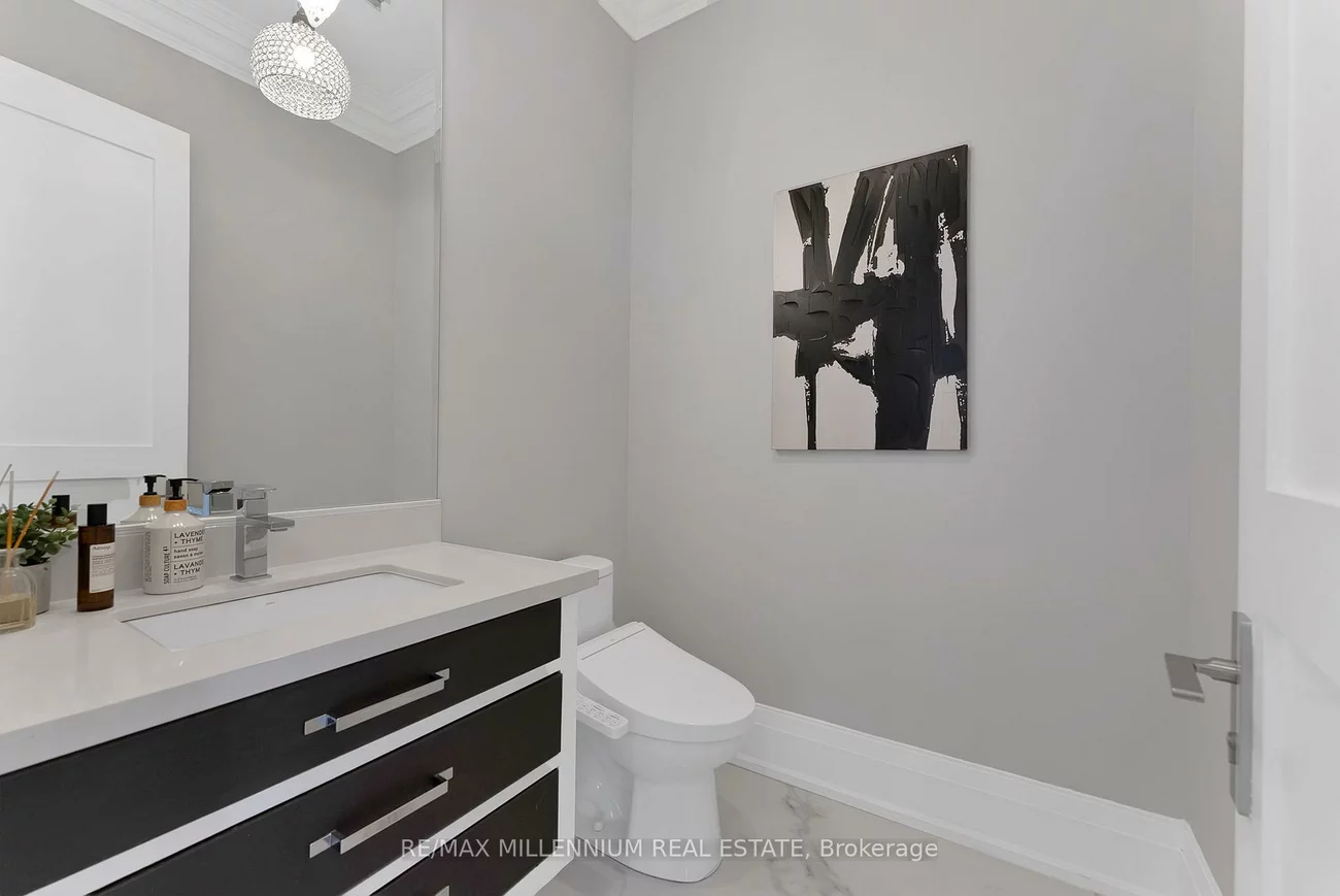 162, Oliver, 1003 - CP College Park, Oakville