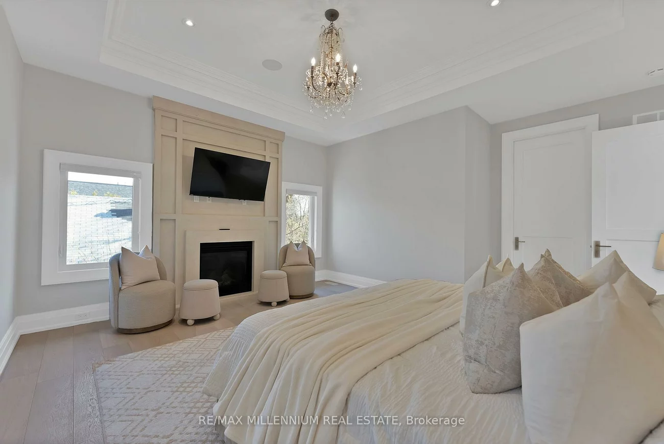 162, Oliver, 1003 - CP College Park, Oakville