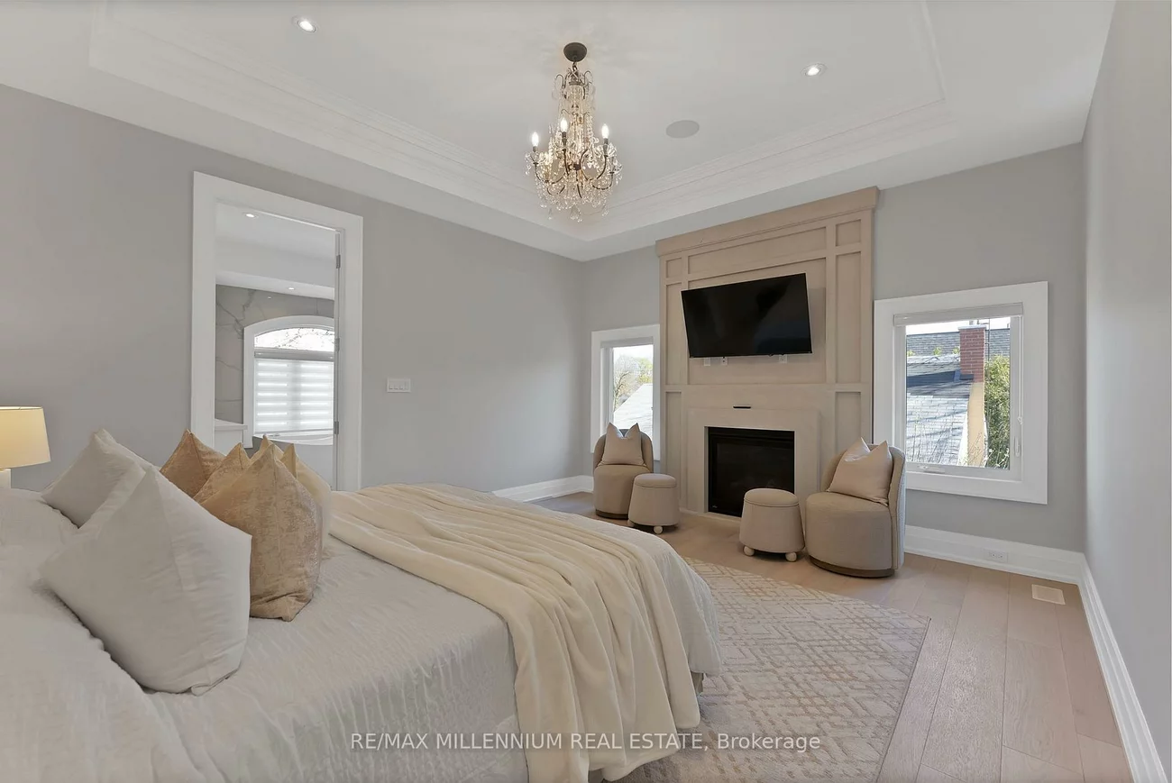 162, Oliver, 1003 - CP College Park, Oakville