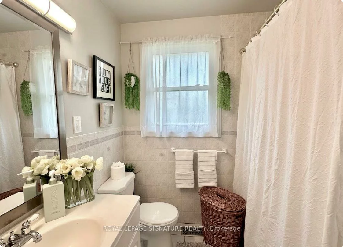 1350, Rebecca, 1017 - SW Southwest, Oakville