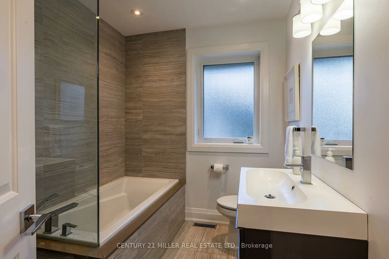 1171, Tisdale, 1020 - WO West, Oakville