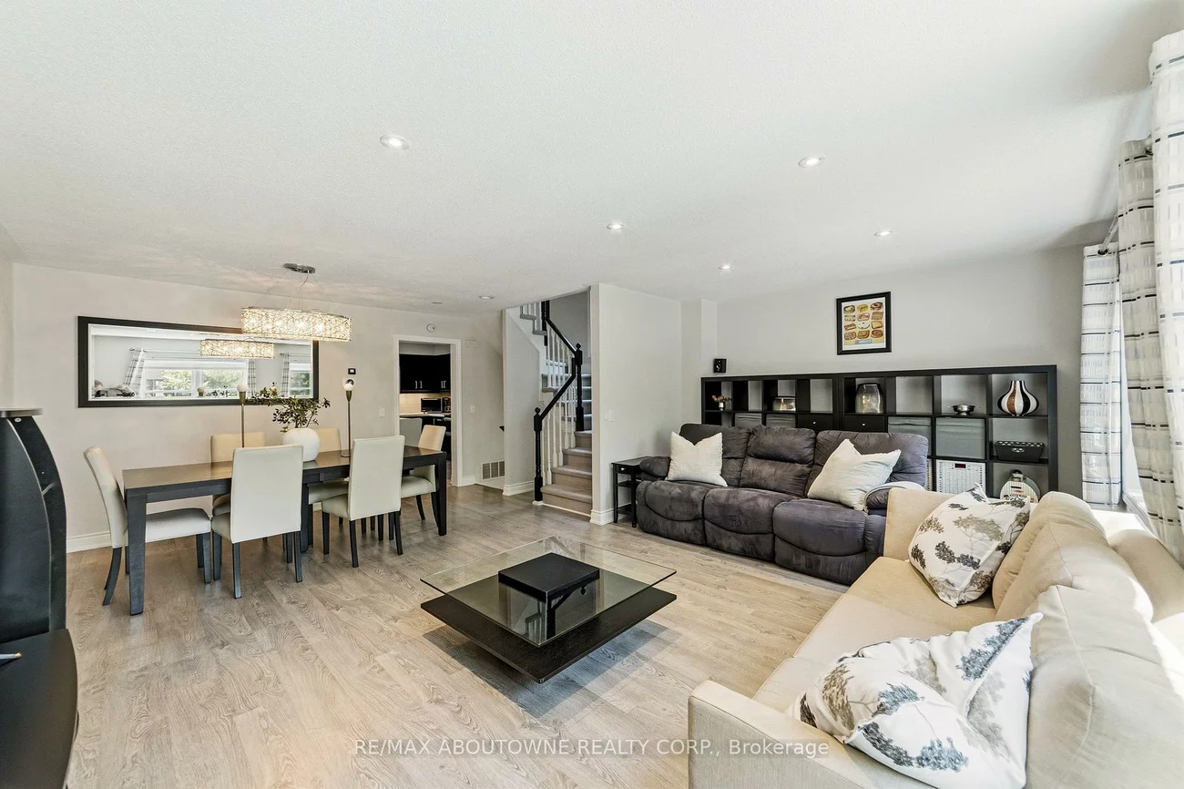 2355, Strawfield, 1015 - RO River Oaks, Oakville