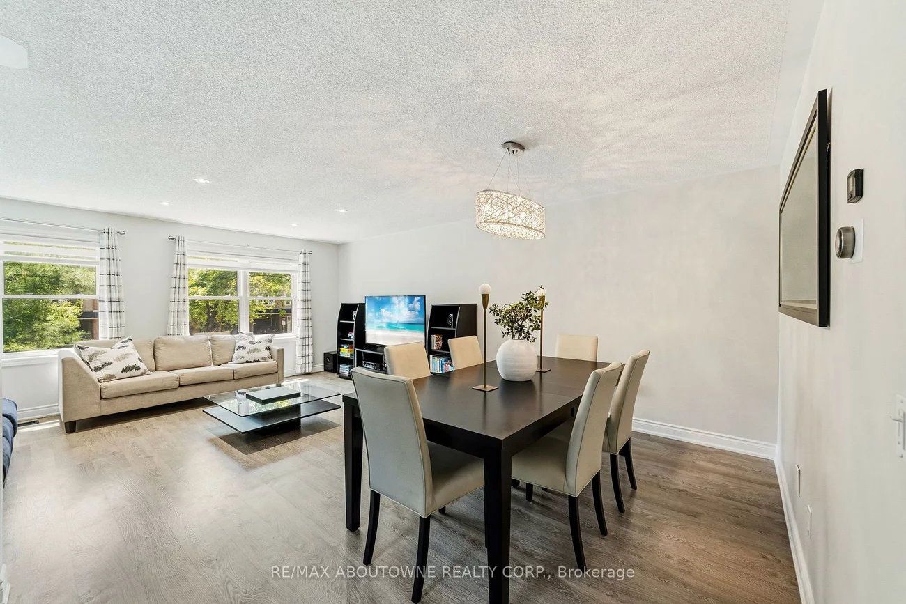 2355, Strawfield, 1015 - RO River Oaks, Oakville