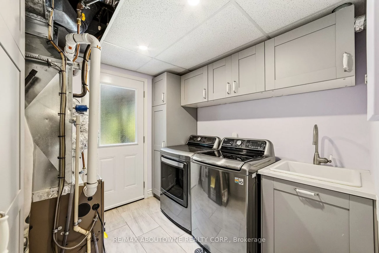 2355, Strawfield, 1015 - RO River Oaks, Oakville