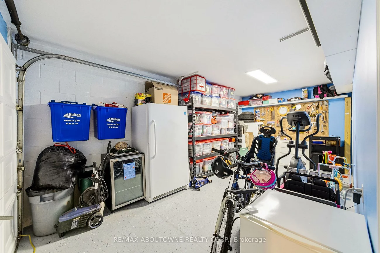 2355, Strawfield, 1015 - RO River Oaks, Oakville