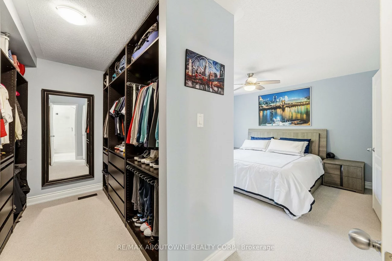 2355, Strawfield, 1015 - RO River Oaks, Oakville
