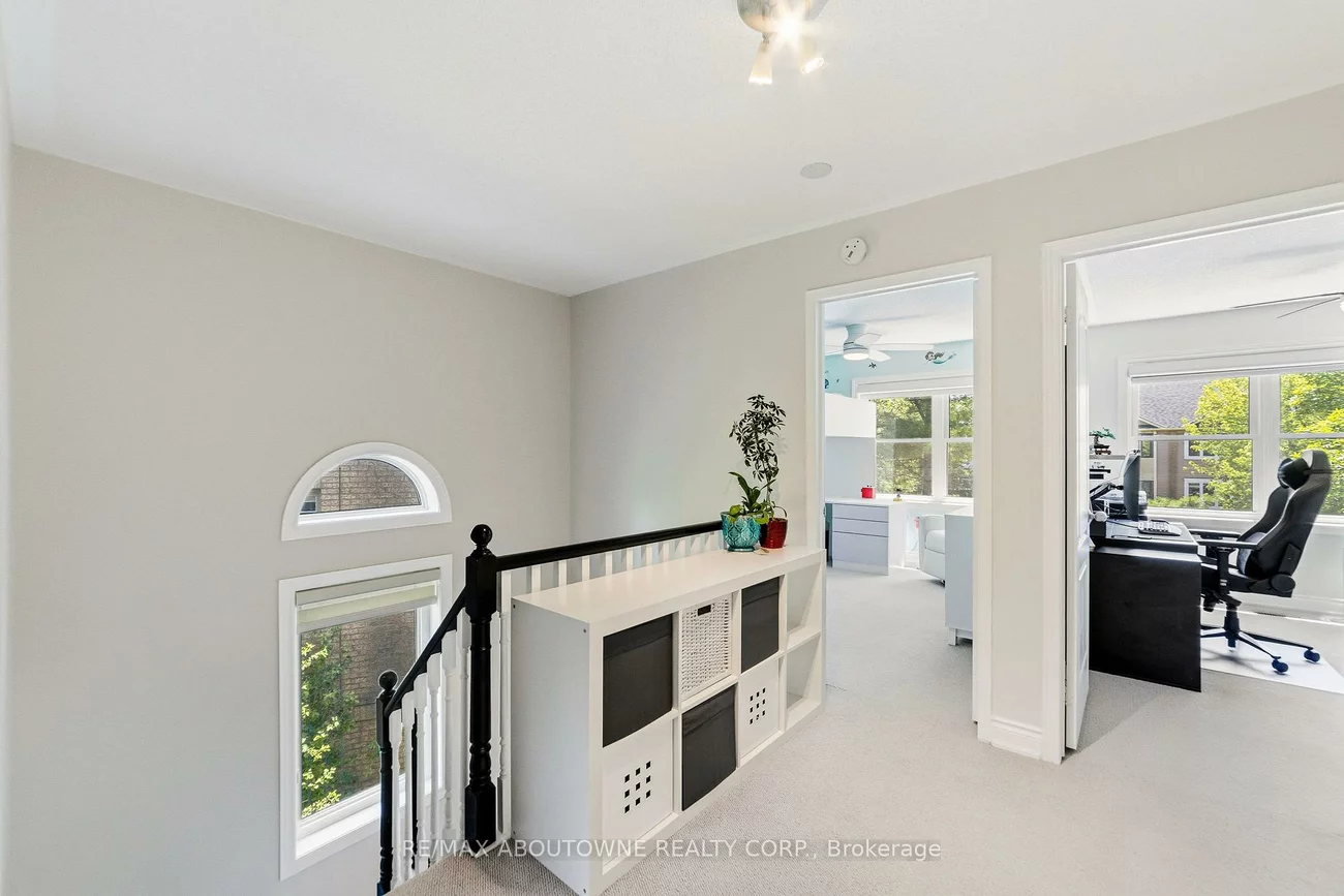 2355, Strawfield, 1015 - RO River Oaks, Oakville