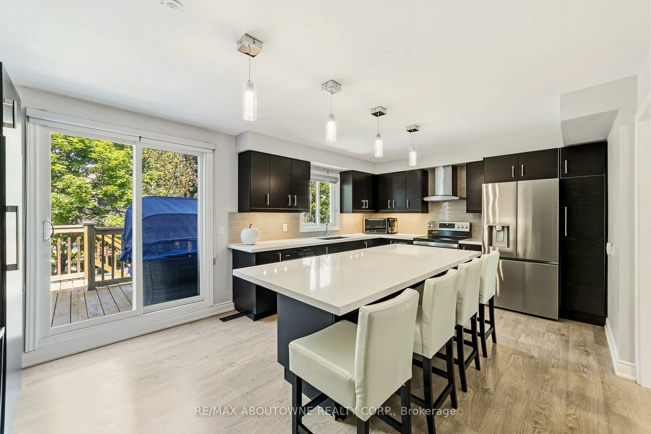 2355, Strawfield, 1015 - RO River Oaks, Oakville