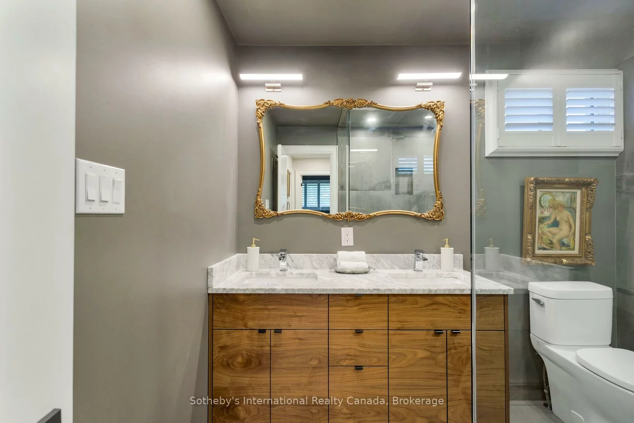 312, Pinegrove, 1020 - WO West, Oakville