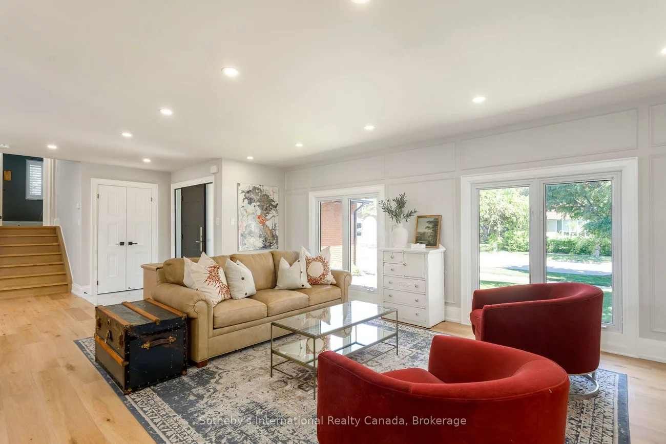 312, Pinegrove, 1020 - WO West, Oakville