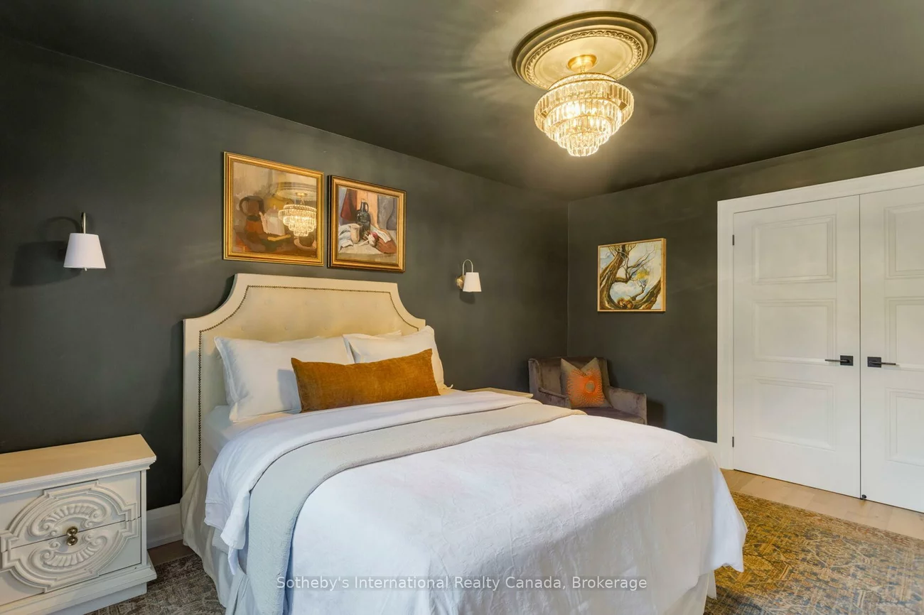 312, Pinegrove, 1020 - WO West, Oakville