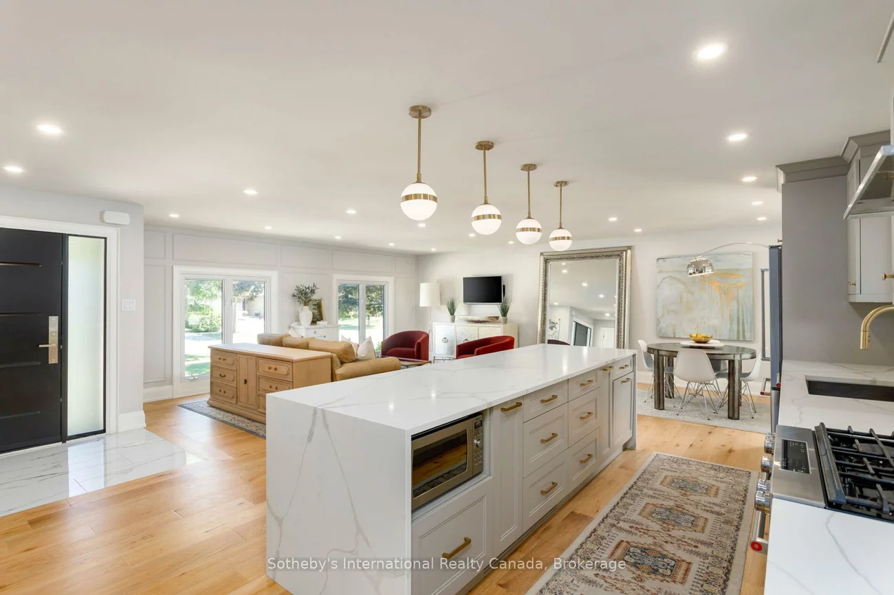 312, Pinegrove, 1020 - WO West, Oakville