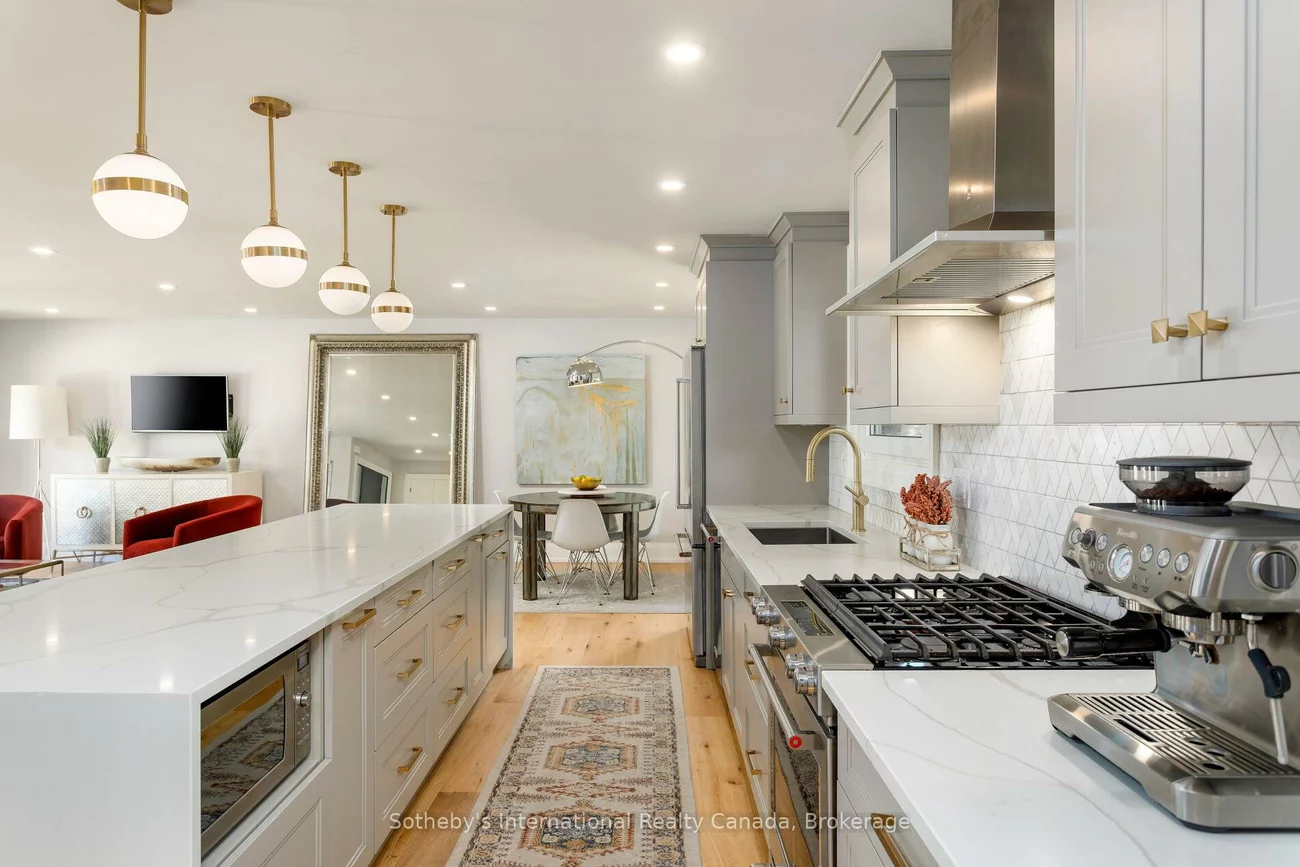 312, Pinegrove, 1020 - WO West, Oakville