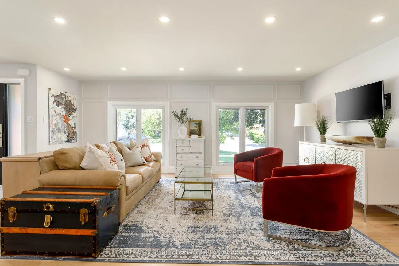 312, Pinegrove, 1020 - WO West, Oakville