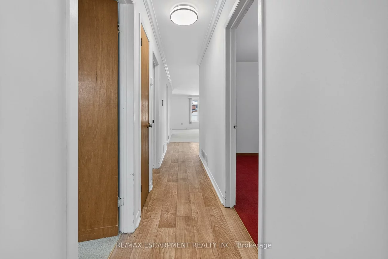 305, Pinegrove, 1020 - WO West, Oakville