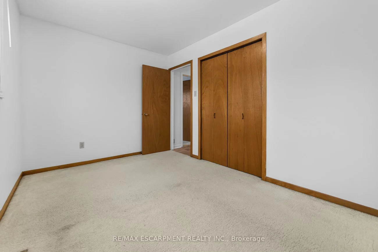 305, Pinegrove, 1020 - WO West, Oakville