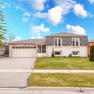 305, Pinegrove, 1020 - WO West, Oakville