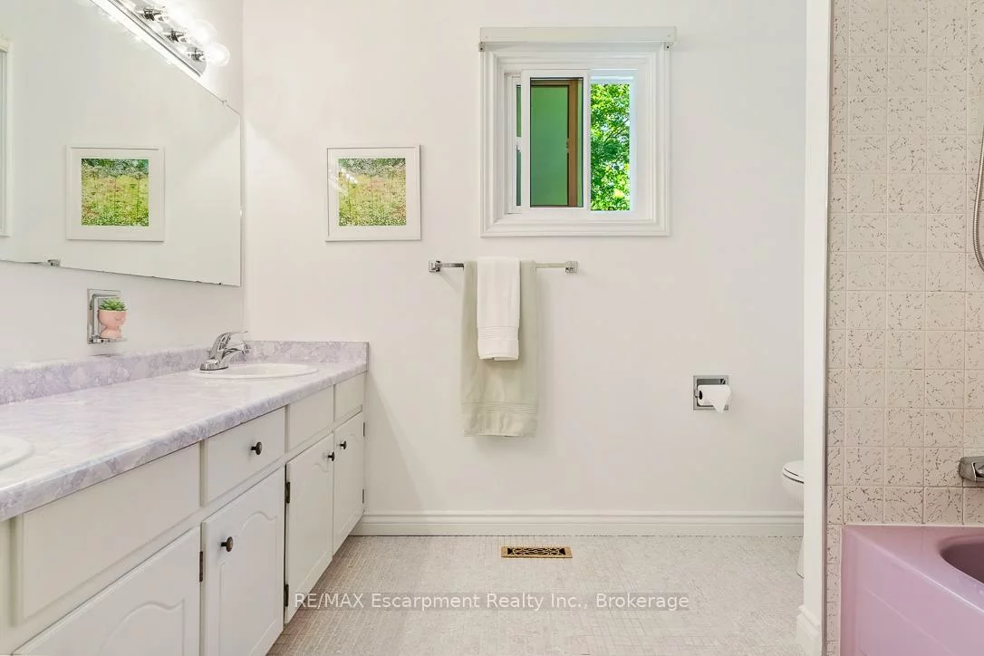255, Spring Garden, 1017 - SW Southwest, Oakville