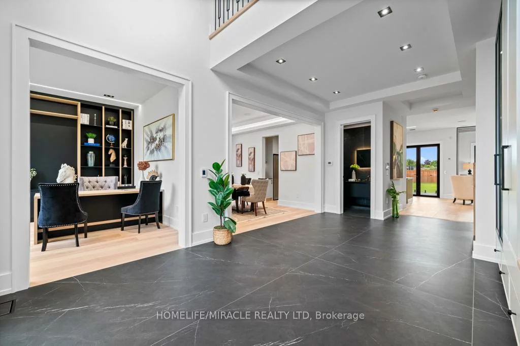282, Maurice, 1002 - CO Central, Oakville