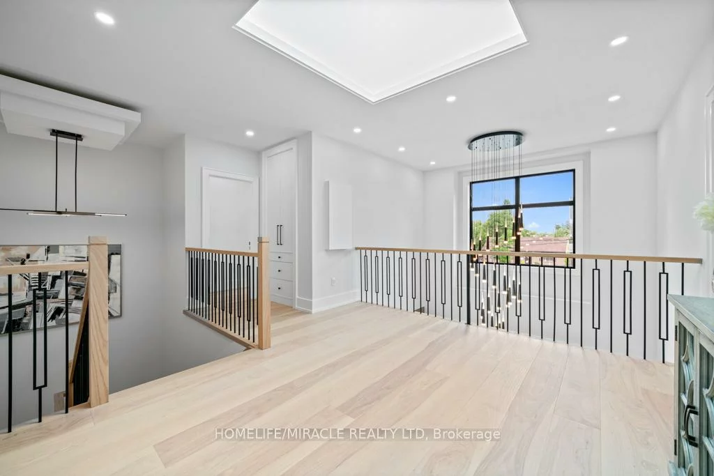 282, Maurice, 1002 - CO Central, Oakville