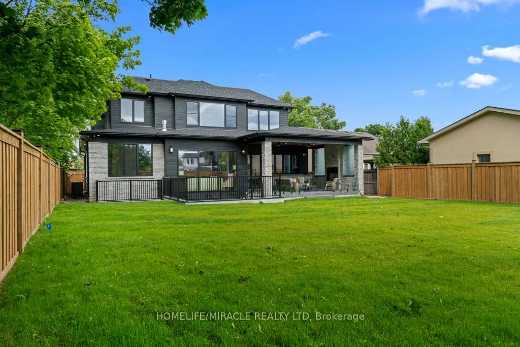 282, Maurice, 1002 - CO Central, Oakville