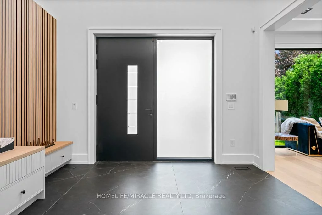 282, Maurice, 1002 - CO Central, Oakville