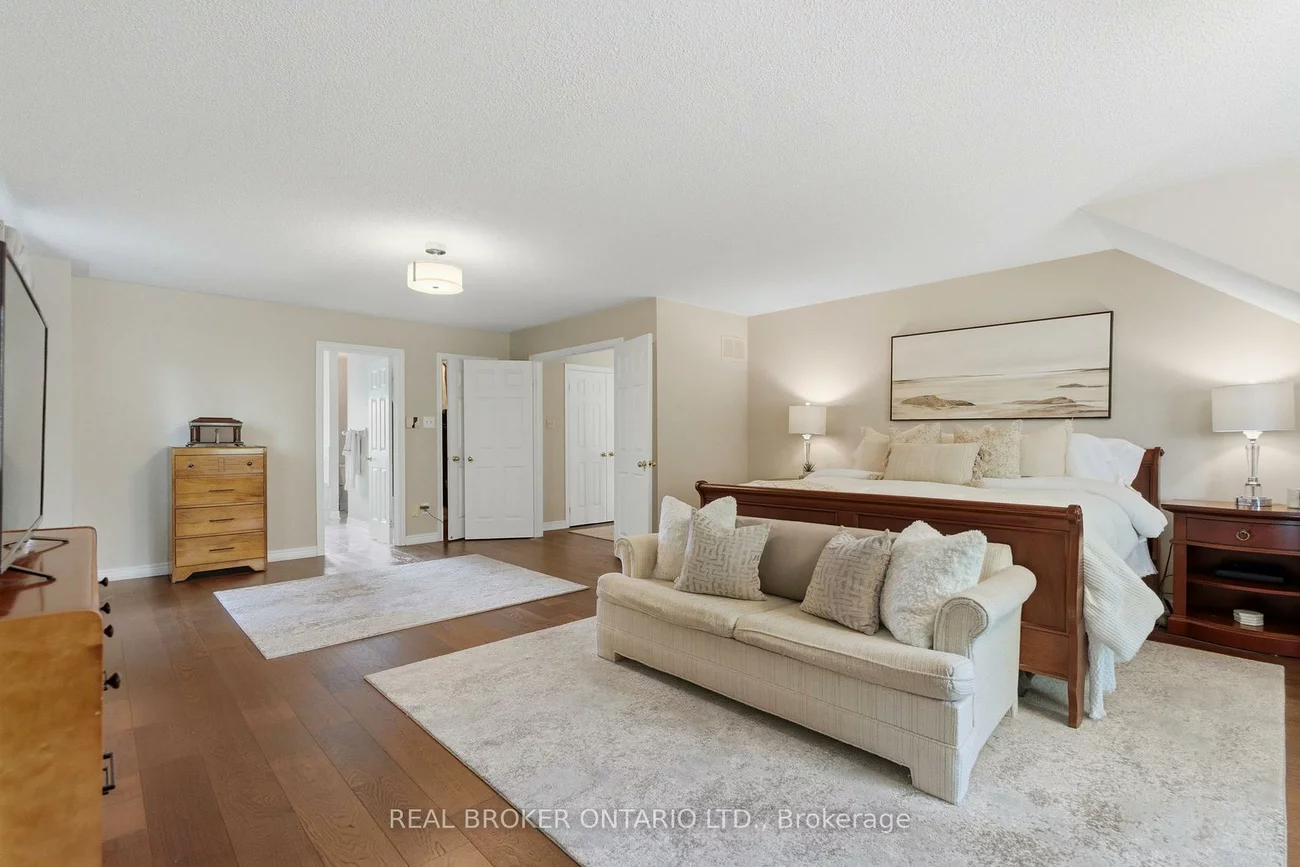 2205, Shaftesbury, 1009 - JC Joshua Creek, Oakville