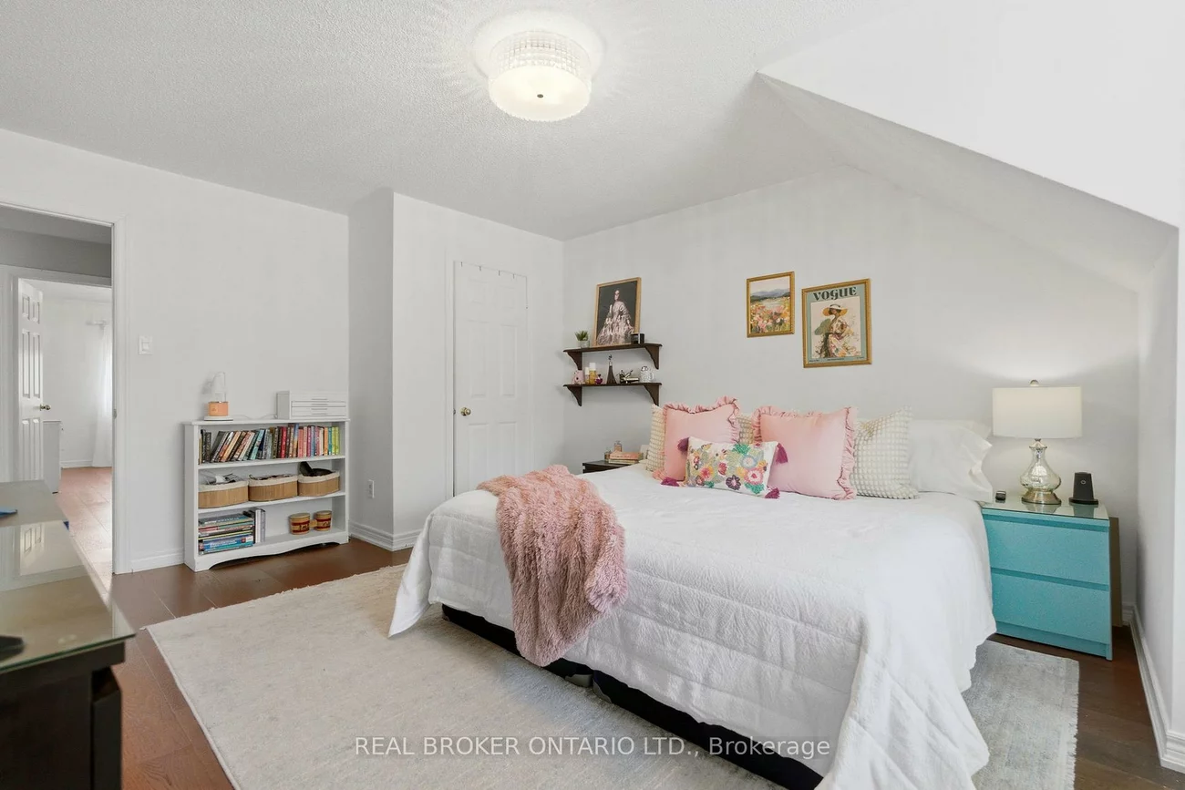 2205, Shaftesbury, 1009 - JC Joshua Creek, Oakville