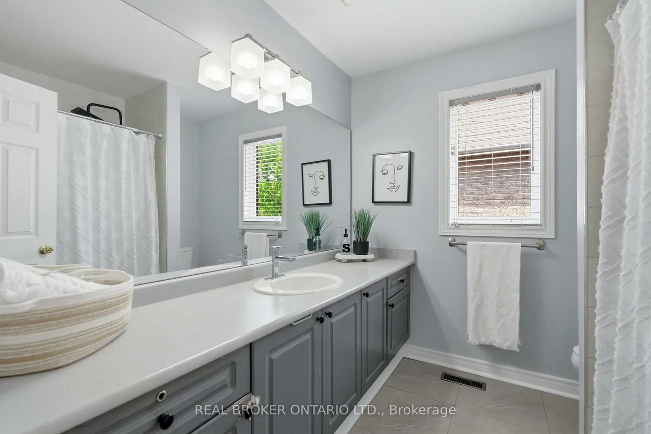 2205, Shaftesbury, 1009 - JC Joshua Creek, Oakville