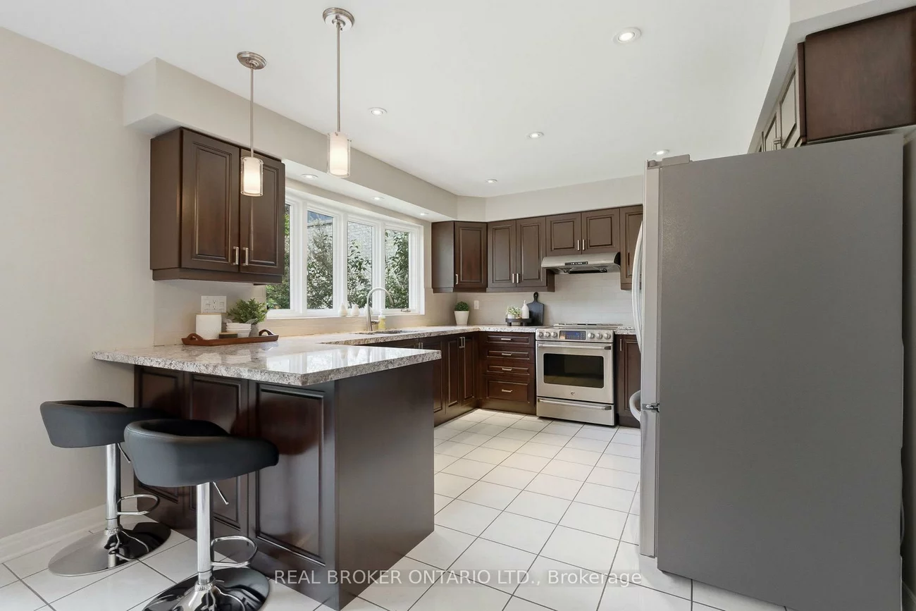 2205, Shaftesbury, 1009 - JC Joshua Creek, Oakville