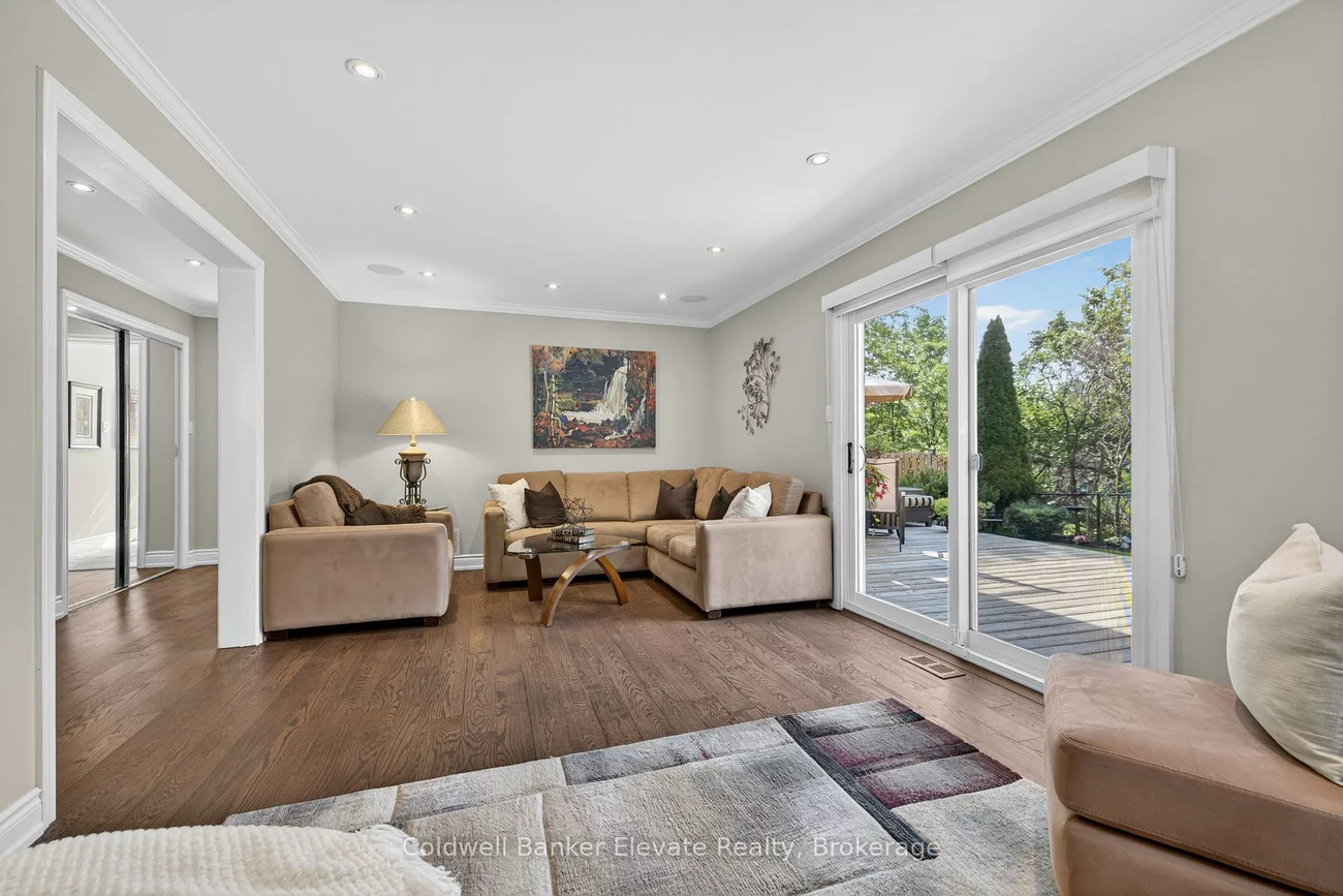 1432, Livingston, 1005 - FA Falgarwood, Oakville