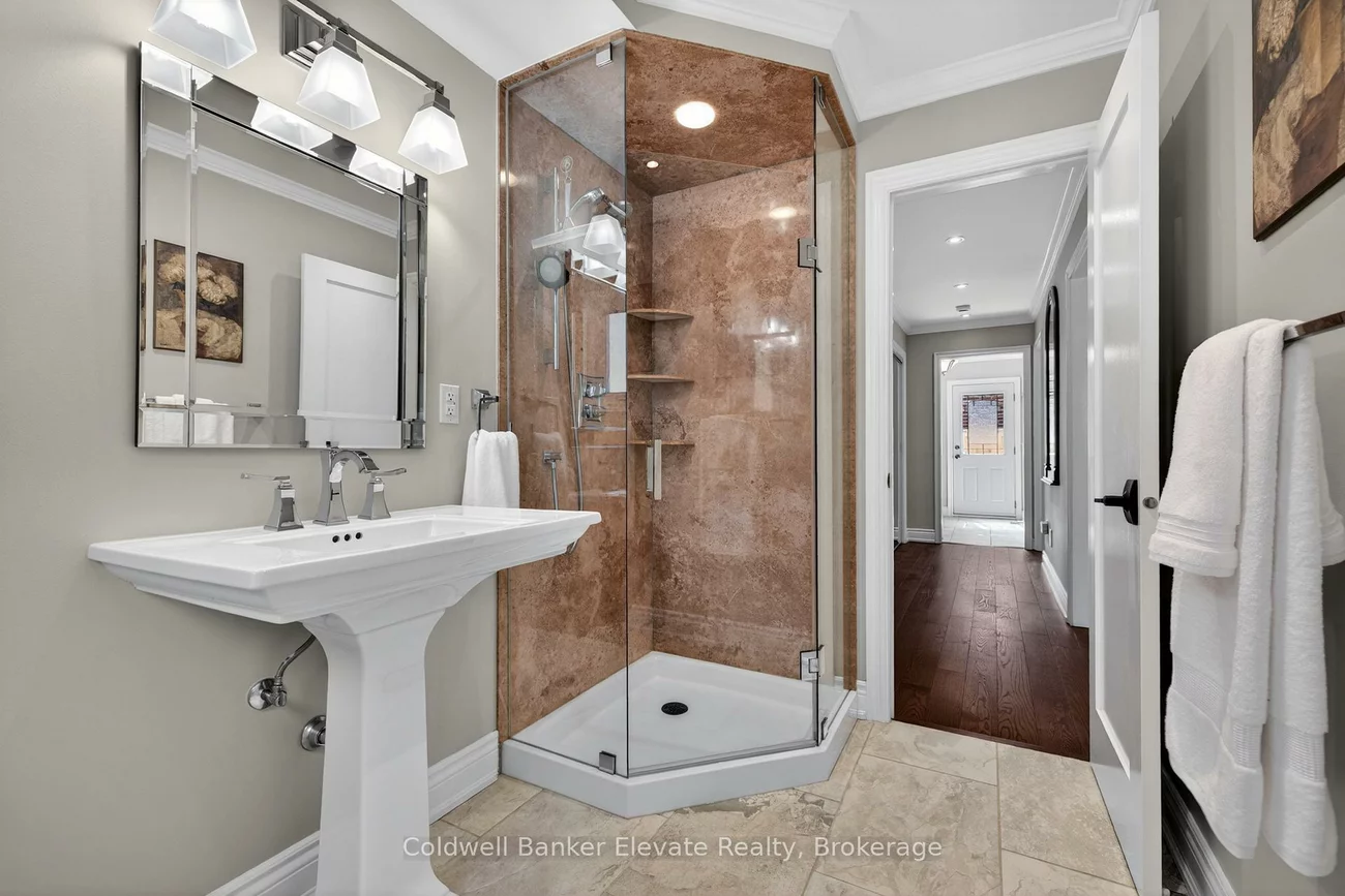 1432, Livingston, 1005 - FA Falgarwood, Oakville