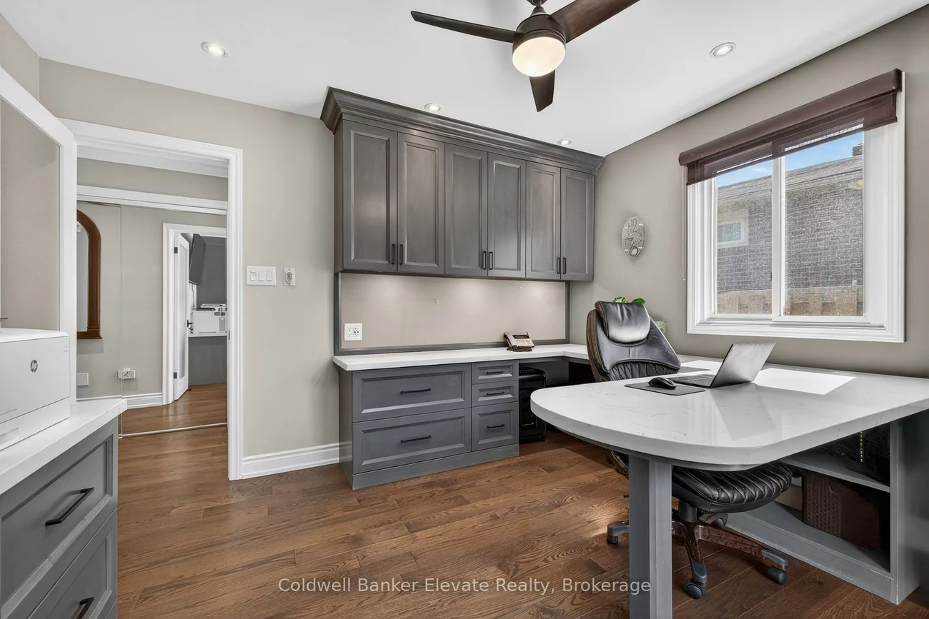 1432, Livingston, 1005 - FA Falgarwood, Oakville