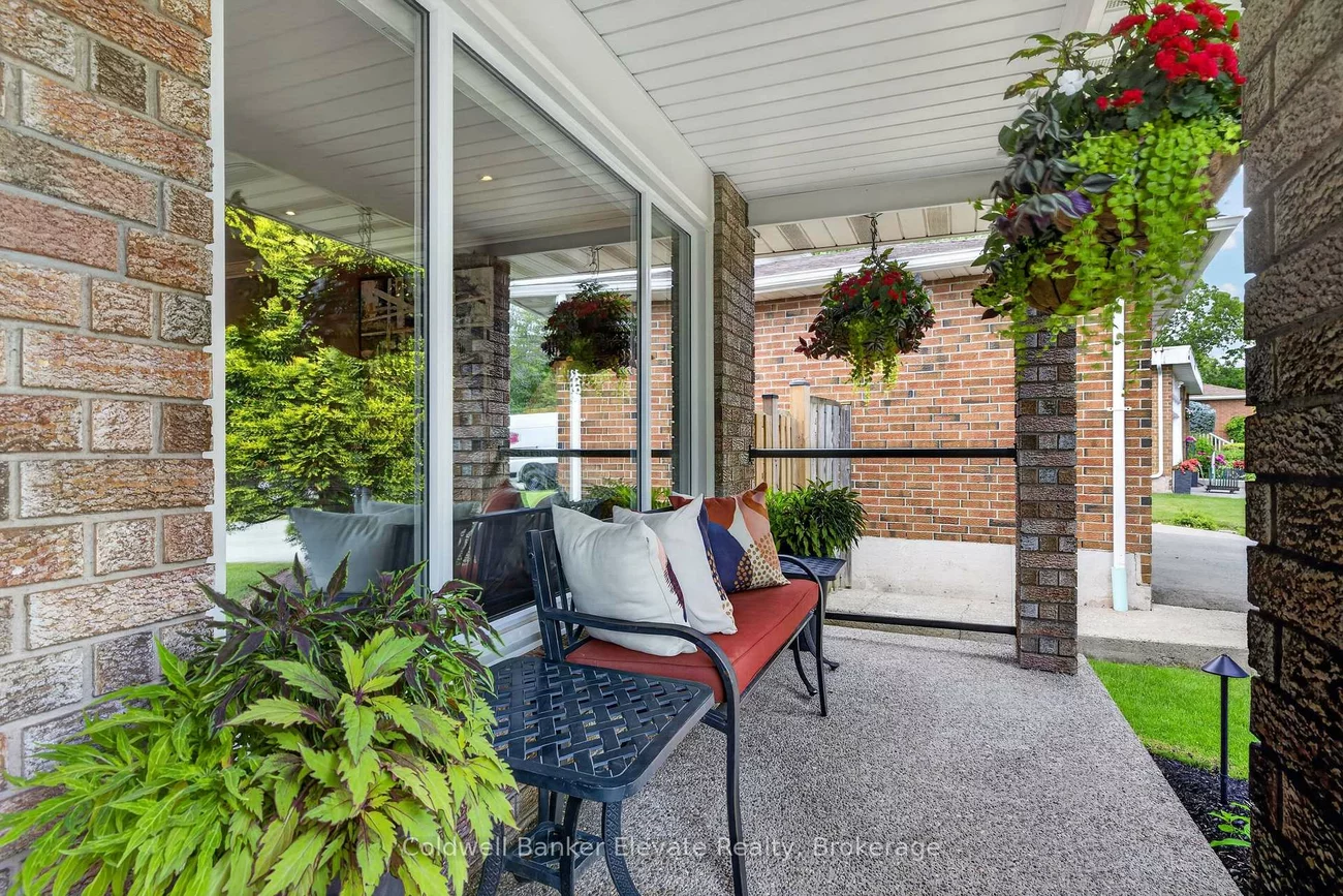 1432, Livingston, 1005 - FA Falgarwood, Oakville