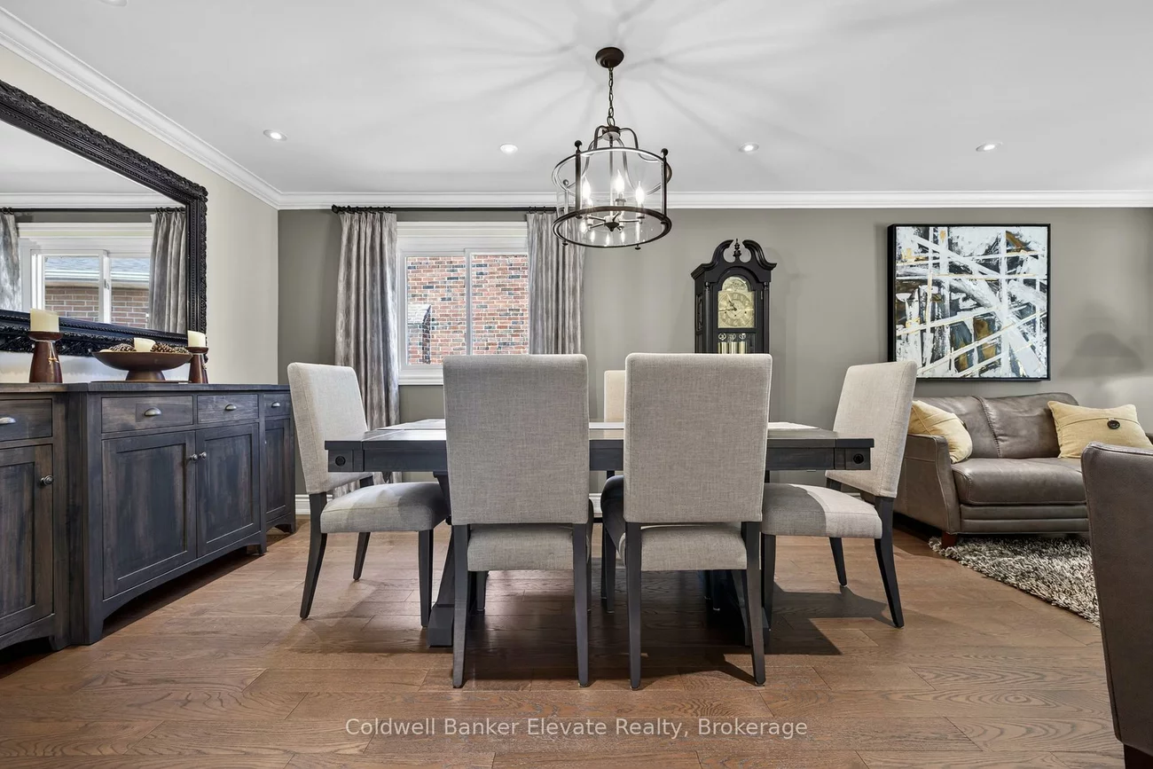 1432, Livingston, 1005 - FA Falgarwood, Oakville