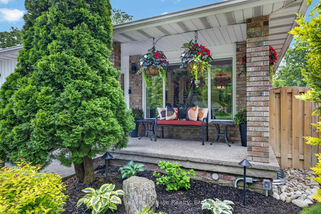 1432, Livingston, 1005 - FA Falgarwood, Oakville