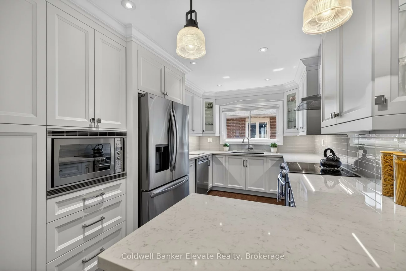 1432, Livingston, 1005 - FA Falgarwood, Oakville