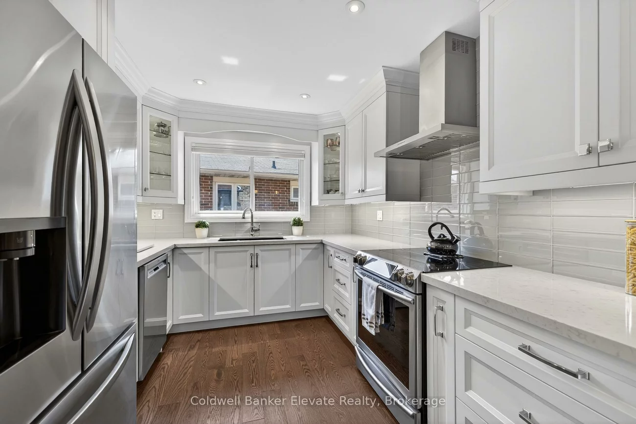 1432, Livingston, 1005 - FA Falgarwood, Oakville
