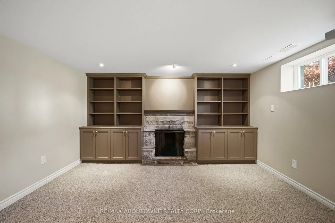 253, Maurice, 1002 - CO Central, Oakville