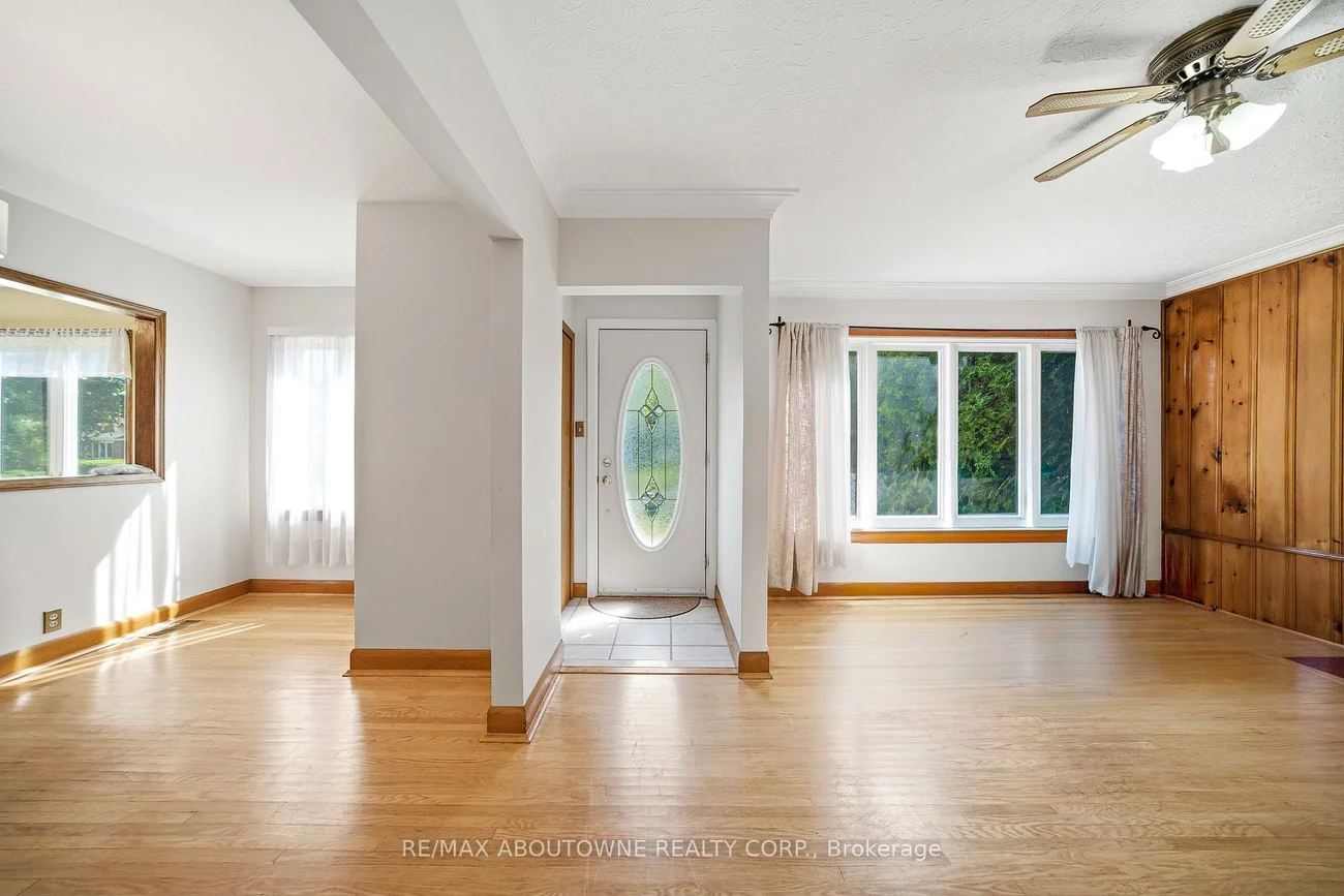 253, Maurice, 1002 - CO Central, Oakville