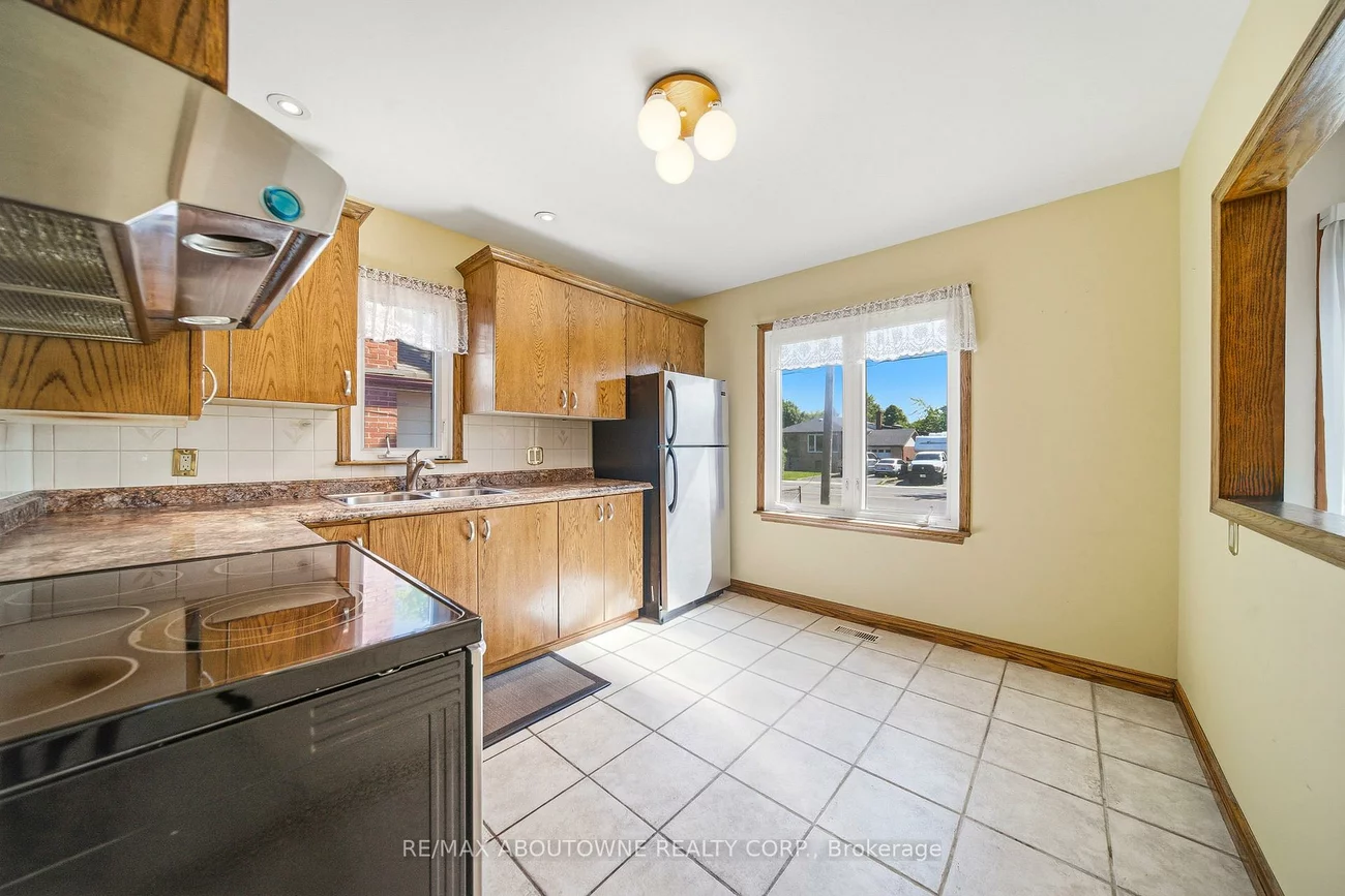 253, Maurice, 1002 - CO Central, Oakville