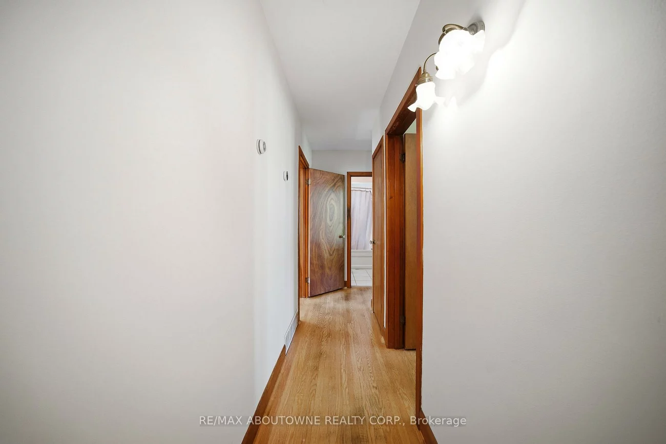 253, Maurice, 1002 - CO Central, Oakville