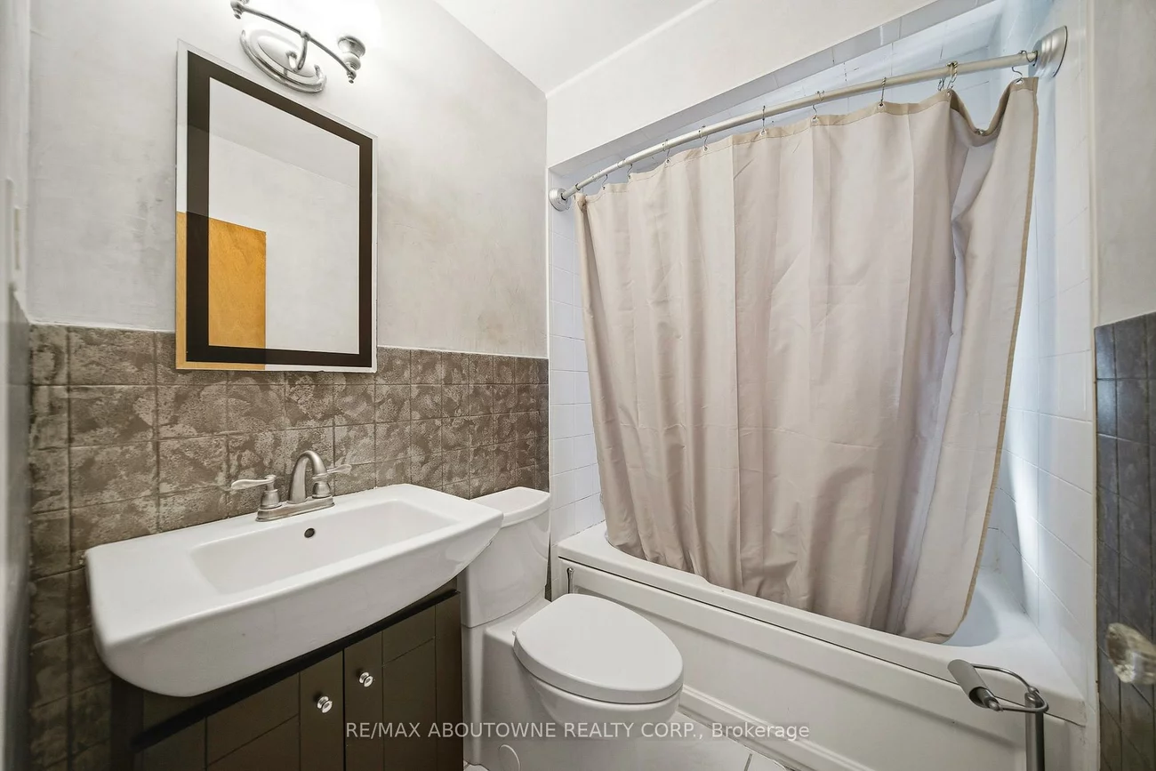 253, Maurice, 1002 - CO Central, Oakville