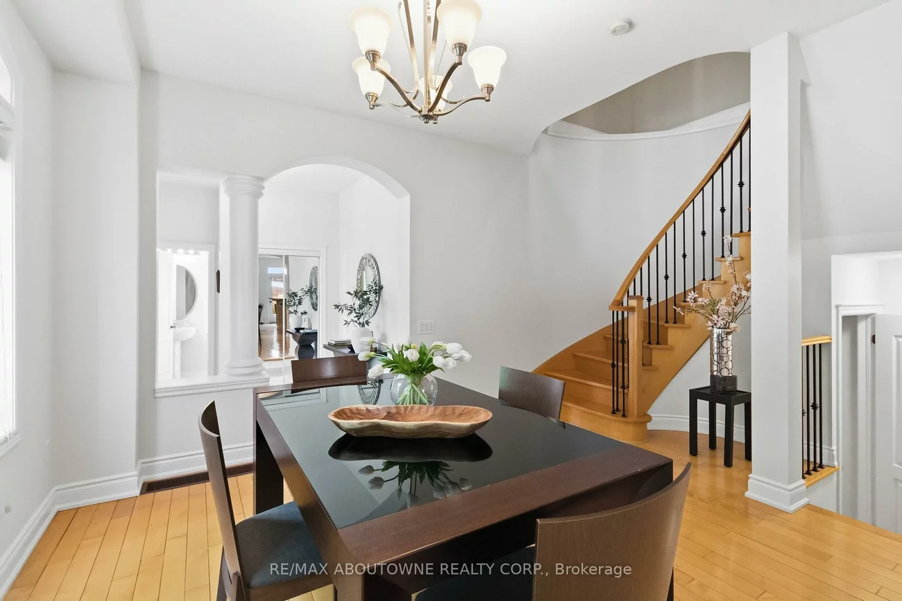 240, Duskywing, 1001 - BR Bronte, Oakville