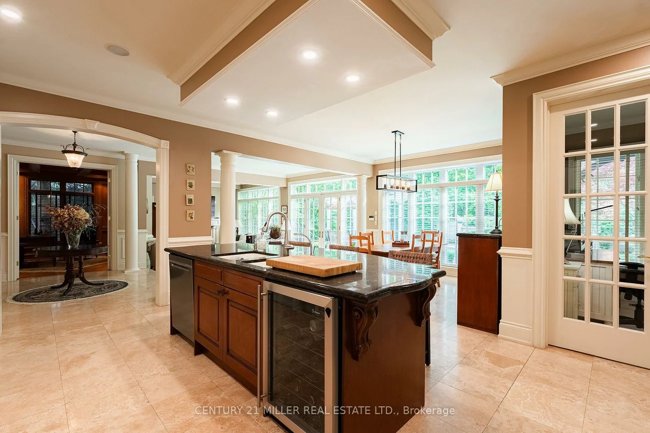 122, Lisonally, 1017 - SW Southwest, Oakville