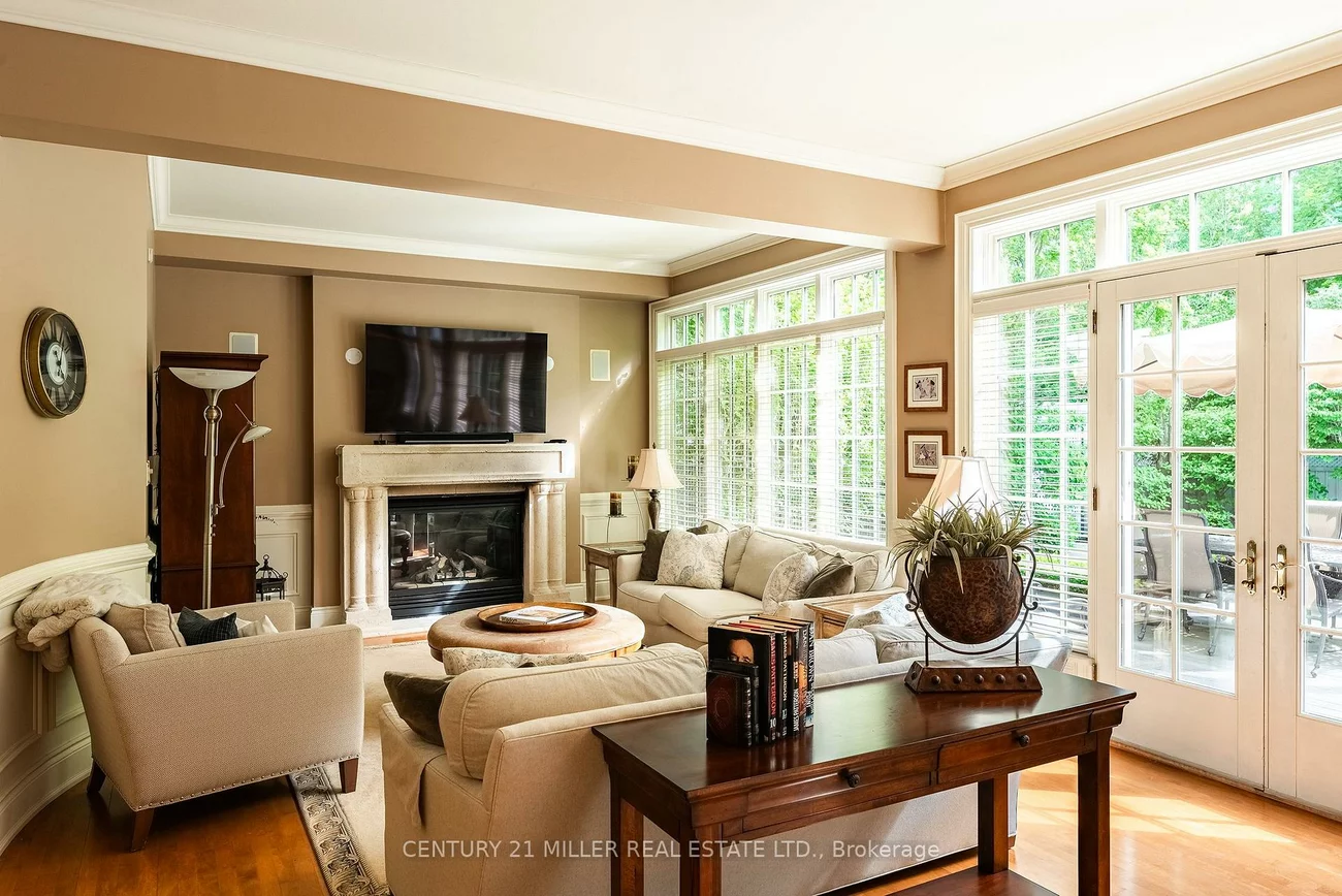 122, Lisonally, 1017 - SW Southwest, Oakville